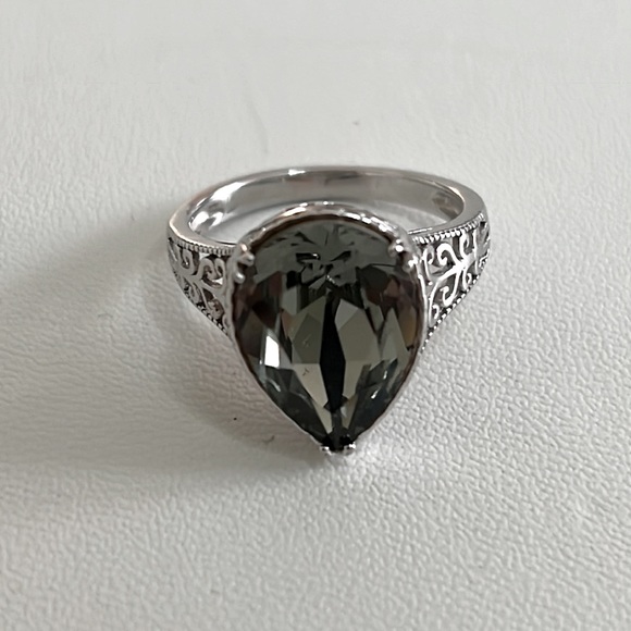 Sterling Silver Pear Shaped Gemstone Antique Style Ring - Picture 3 of 13